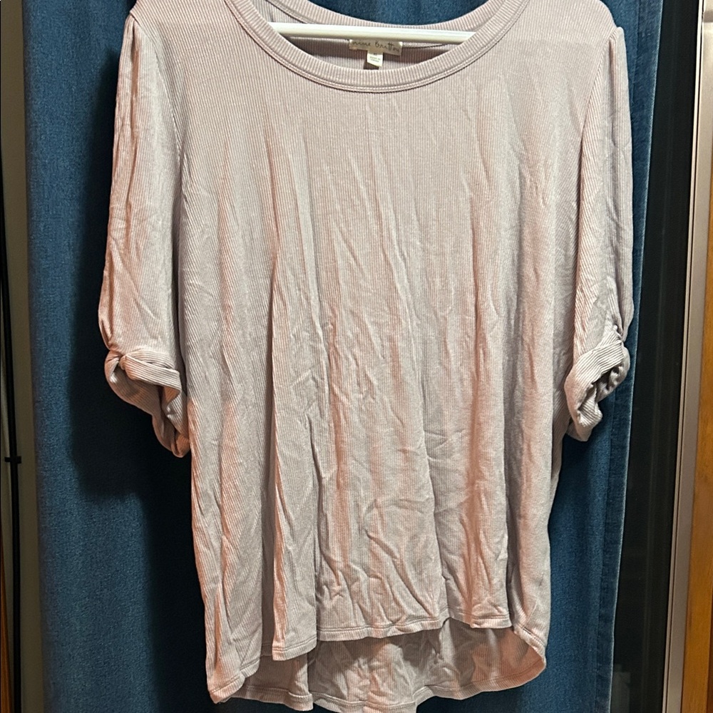 Nine Britton Women's Short Sleeve Top in Light Pink